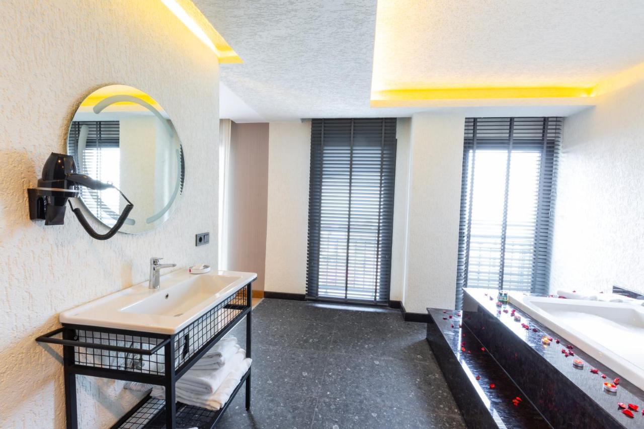Nehir Otel Pelitli  Extérieur photo